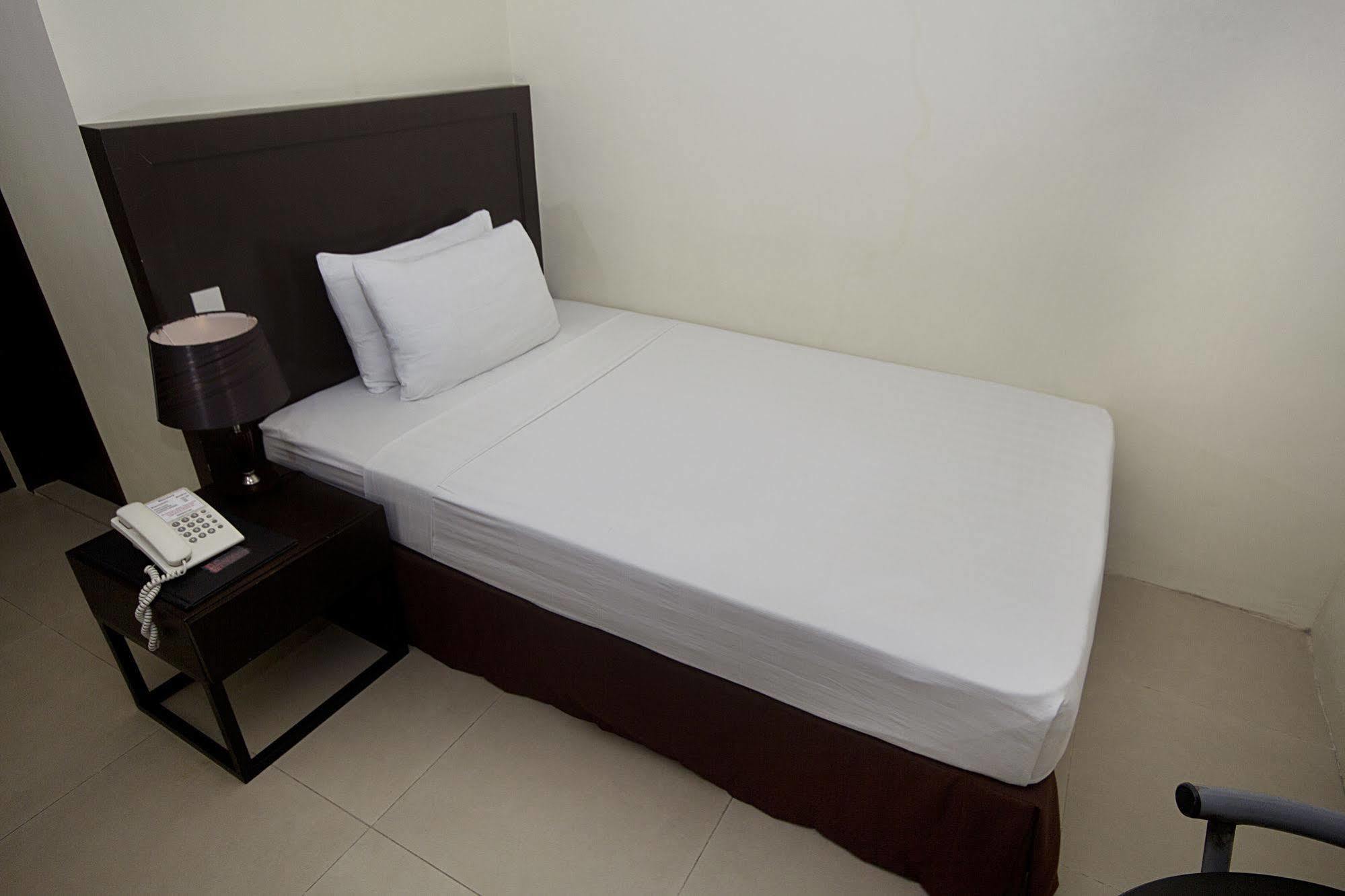 Mango Suites Тугегарао Экстерьер фото